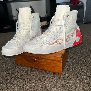 CONVERSE UNIQUE…ALL OFFERS CONS.SHOOT UR SHOT Trendy Sneakers in White-Red sz. 8